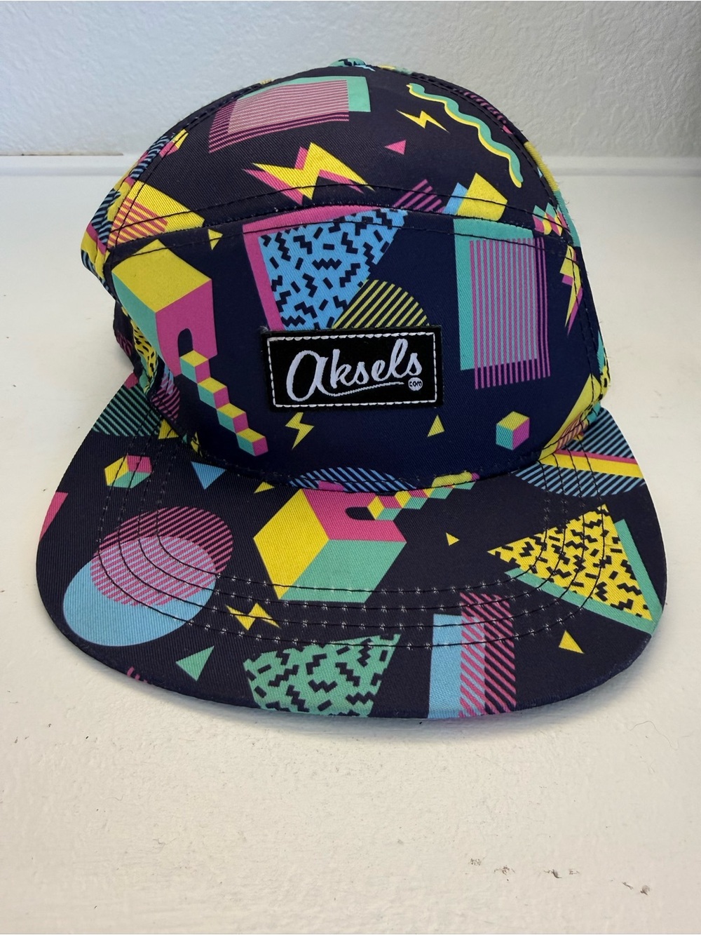 Aksels adult hat with Neon Geometric Print